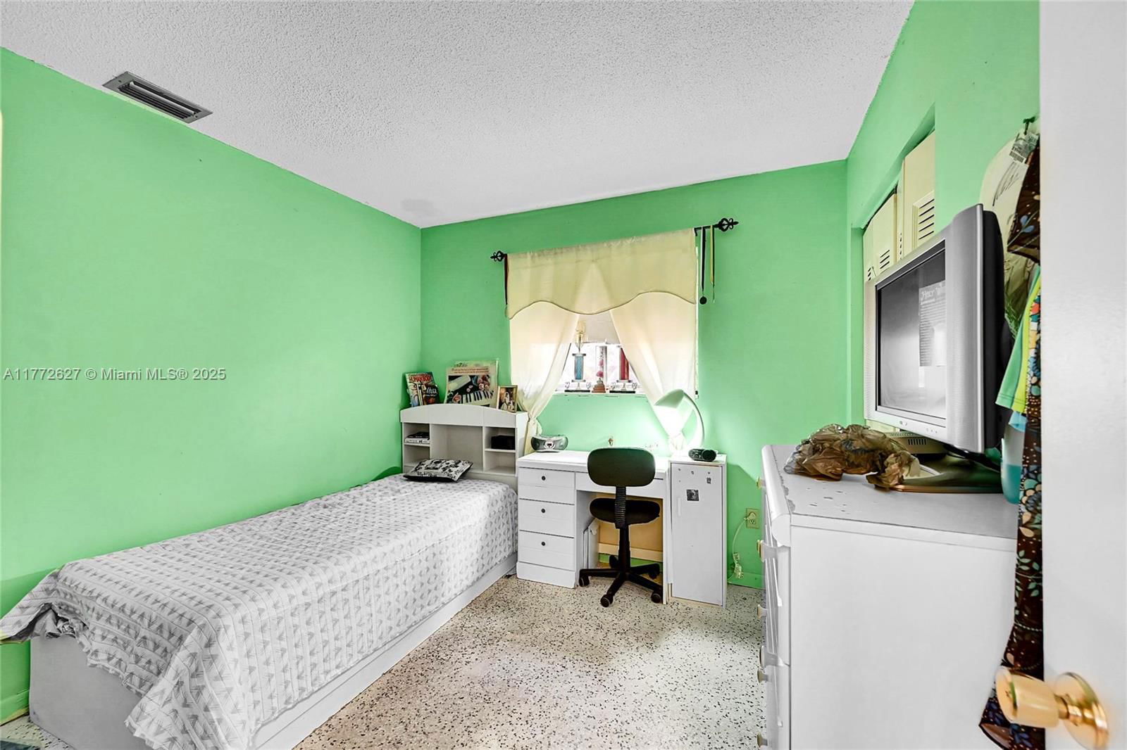 Real estate property located at 12100 191st Ter, Miami-dade, Los Angeles Estates Sec 2, Miami, FL