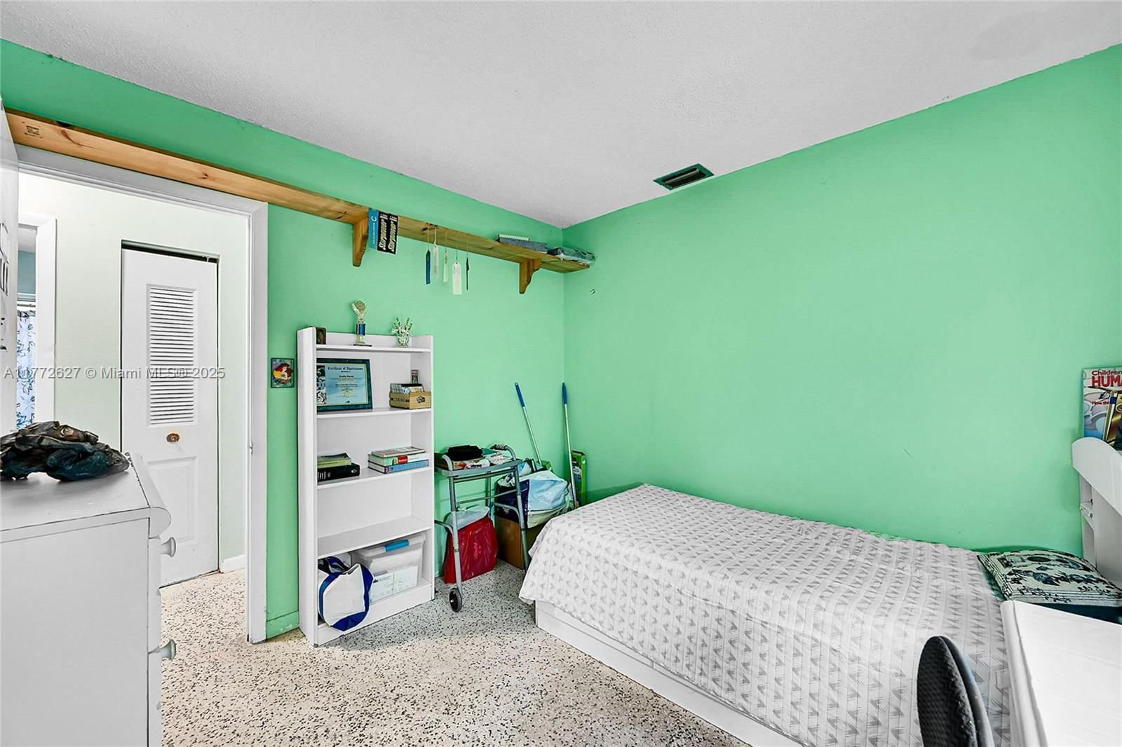 Real estate property located at 12100 191st Ter, Miami-dade, Los Angeles Estates Sec 2, Miami, FL