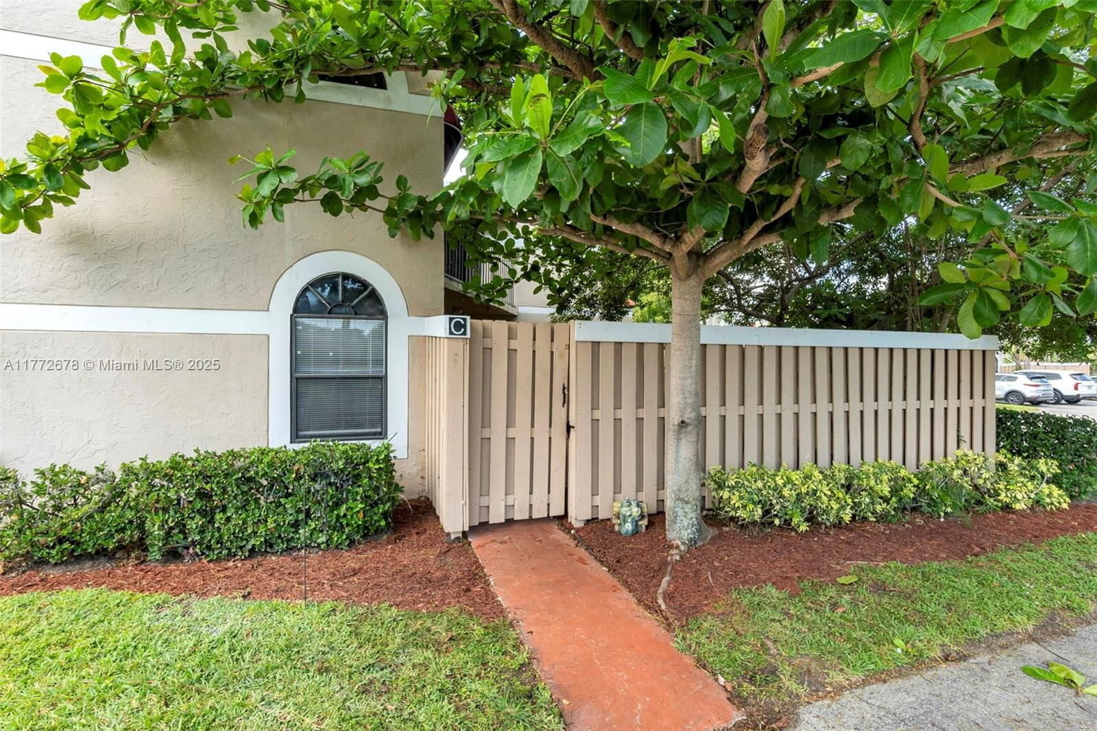 Real estate property located at 4240 Village Dr C, Palm Beach, Le Village De Provence 2, Delray Beach, FL