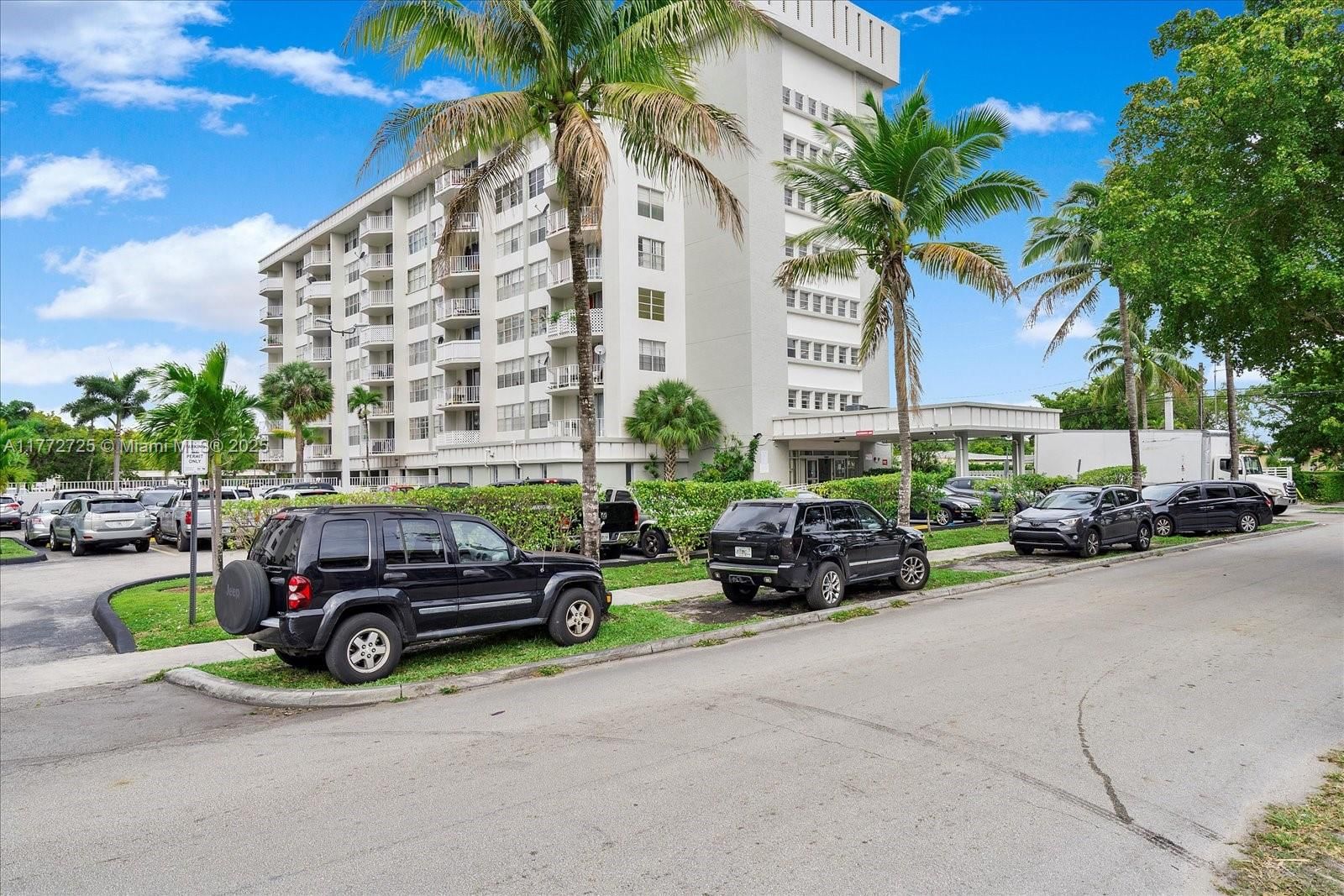 Real estate property located at 16740 9th Ave #302, Miami-dade, Gateway House Condo - Nor, North Miami Beach, FL