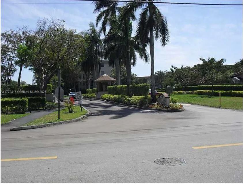 Real estate property located at 113 Royal Park Dr #2H, Broward, Royal Park Condo, Oakland Park, FL