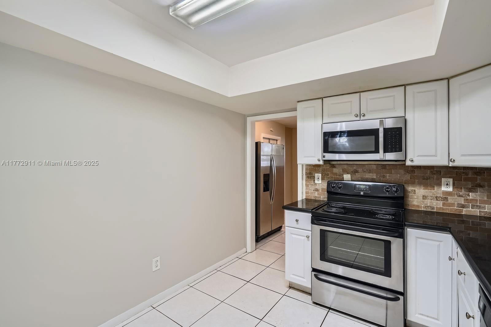 Real estate property located at 7301 11th St, Broward, Mirror Lake Estates Sec T, Plantation, FL