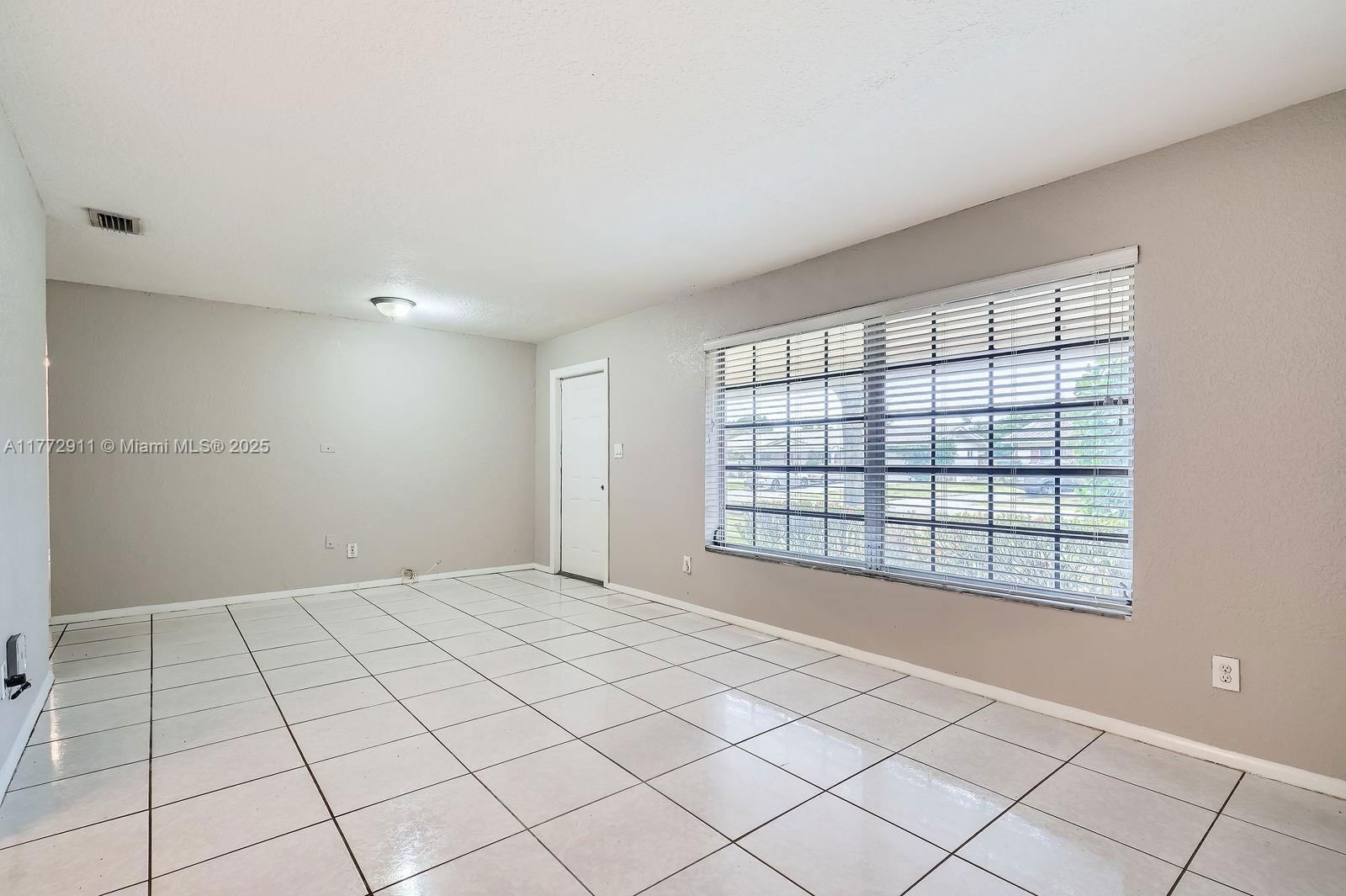 Real estate property located at 7301 11th St, Broward, Mirror Lake Estates Sec T, Plantation, FL