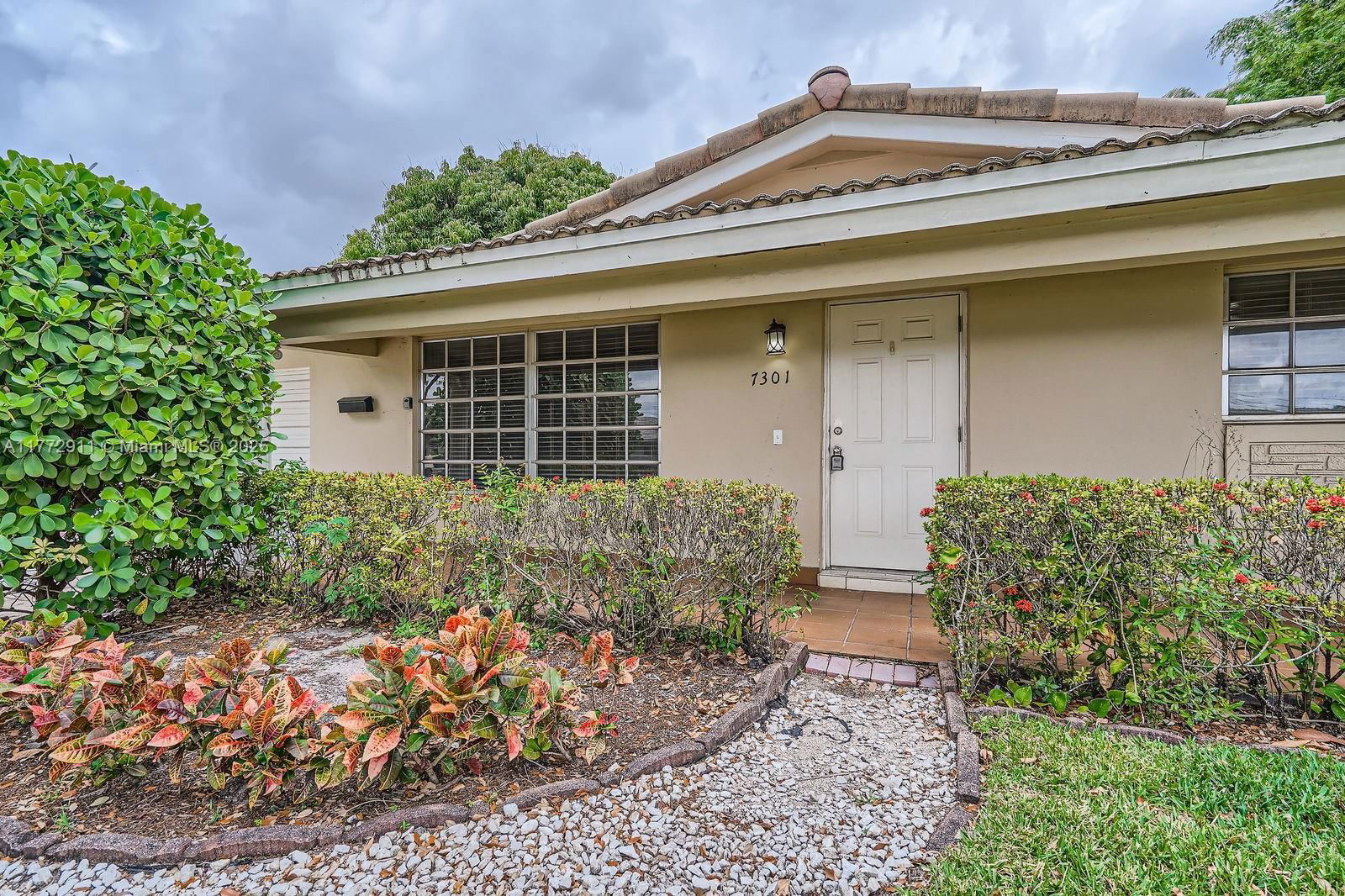 Real estate property located at 7301 11th St, Broward, Mirror Lake Estates Sec T, Plantation, FL