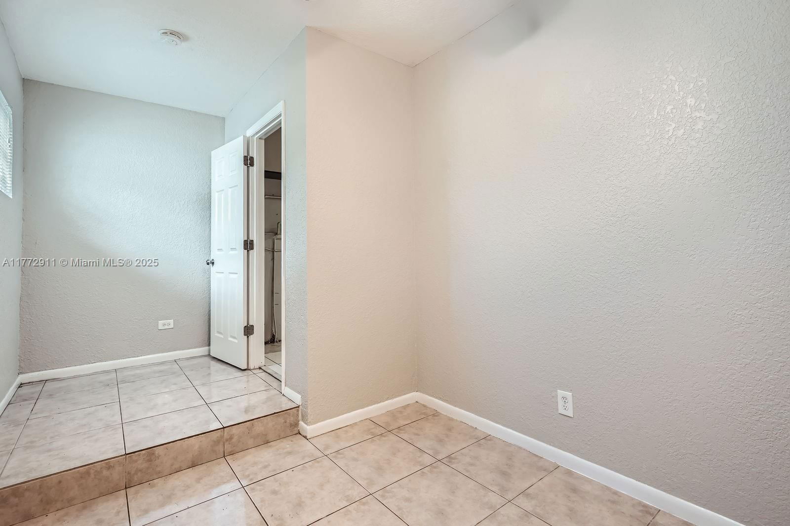 Real estate property located at 7301 11th St, Broward, Mirror Lake Estates Sec T, Plantation, FL