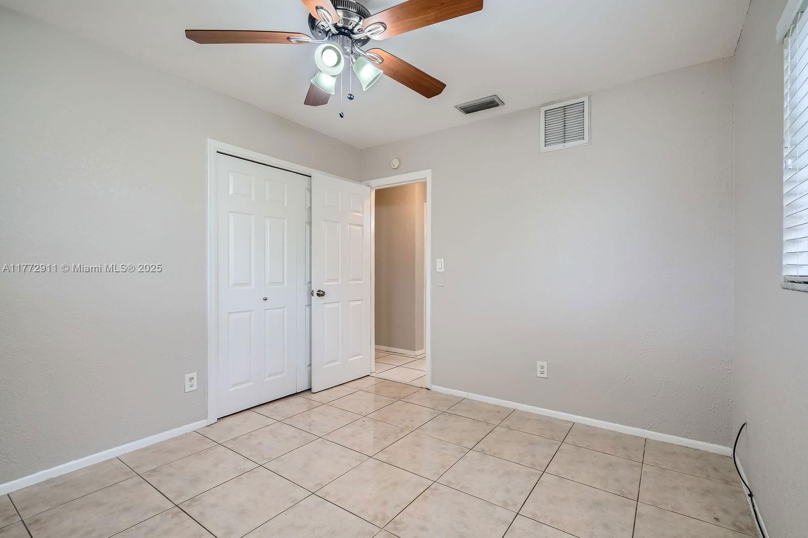 Real estate property located at 7301 11th St, Broward, Mirror Lake Estates Sec T, Plantation, FL
