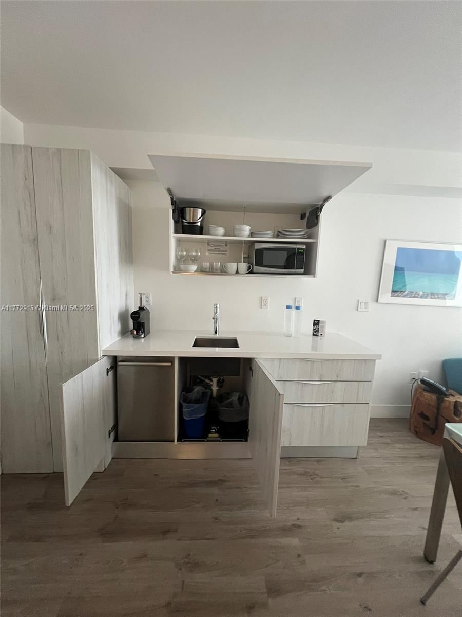Real estate property located at 6080 Collins Ave #304, Miami-dade, 6080 Collins Condo, Miami Beach, FL