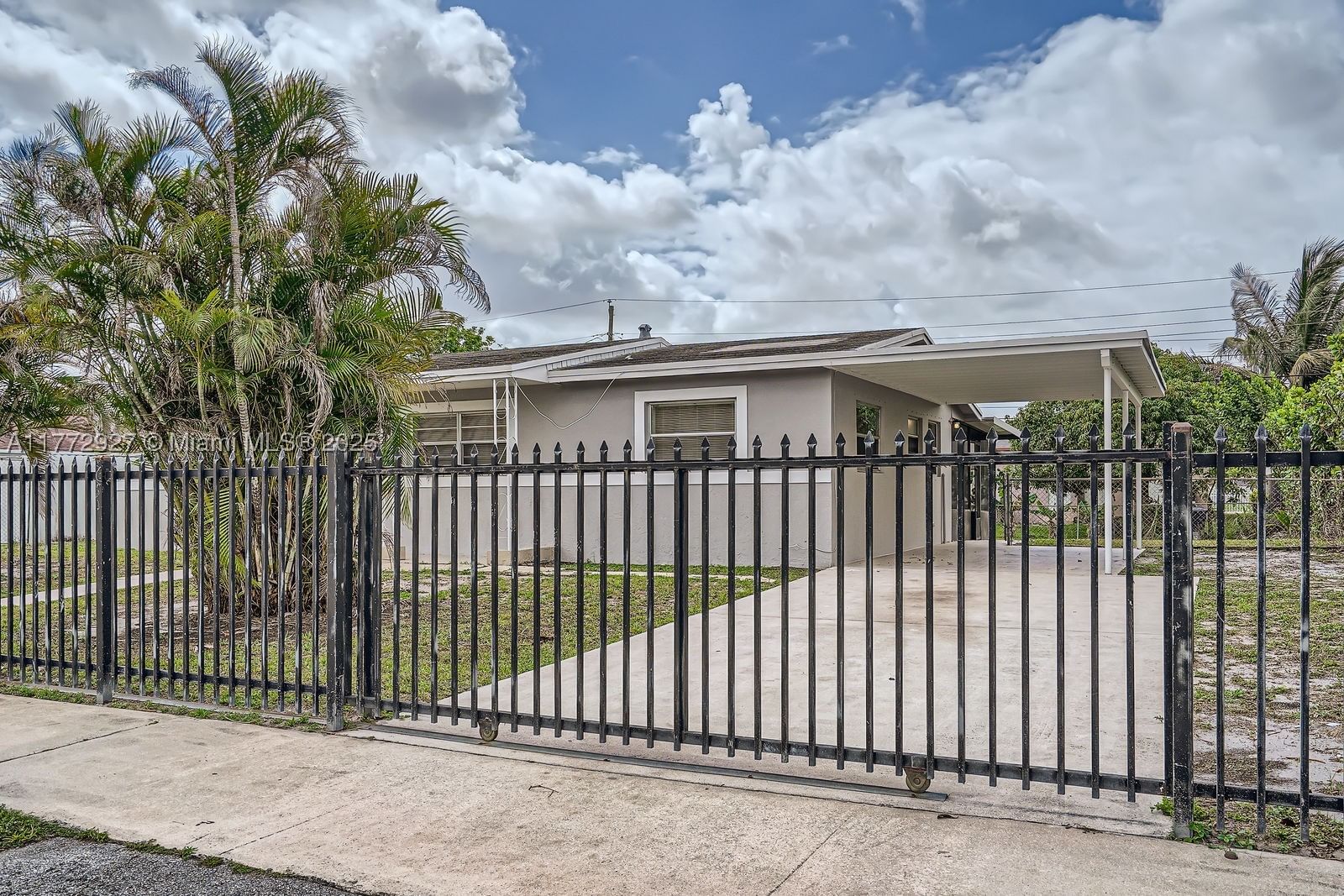 Real estate property located at 2440 208th St, Miami-dade, Lake Lucerne Sec 1, Miami Gardens, FL