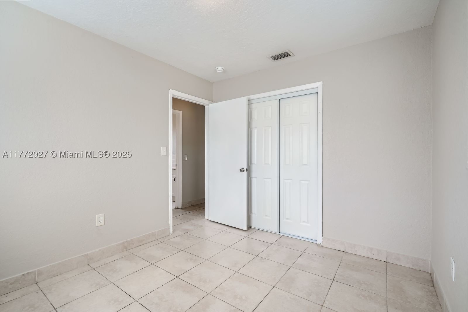 Real estate property located at 2440 208th St, Miami-dade, Lake Lucerne Sec 1, Miami Gardens, FL