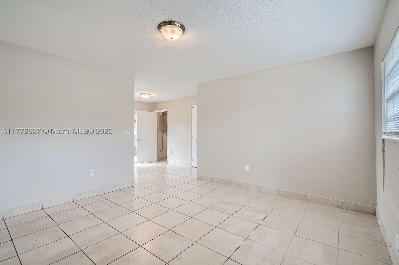 Real estate property located at 2440 208th St, Miami-dade, Lake Lucerne Sec 1, Miami Gardens, FL