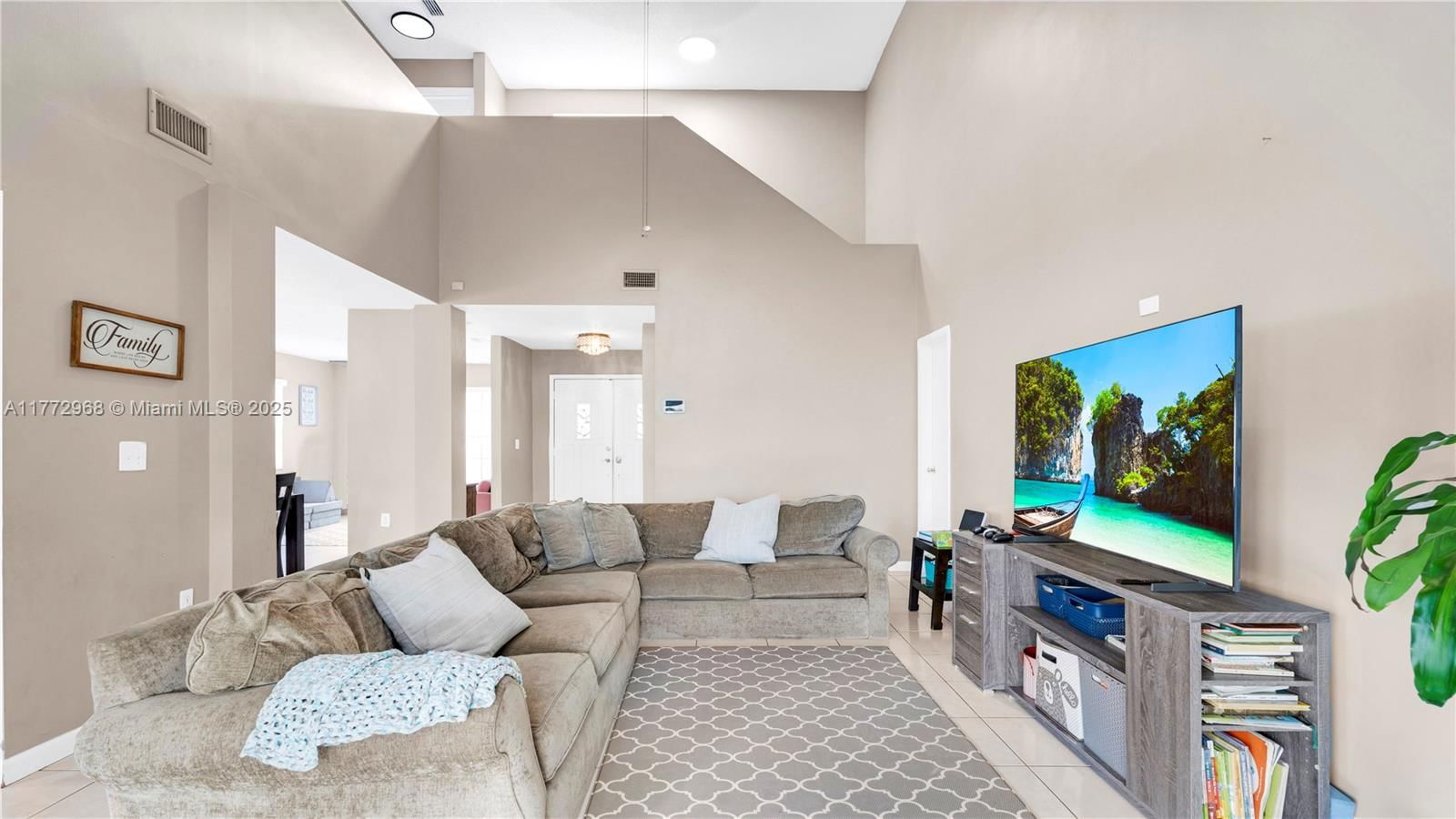 Real estate property located at 5501 51st Ave, Broward, Winston Park Section One, Coconut Creek, FL