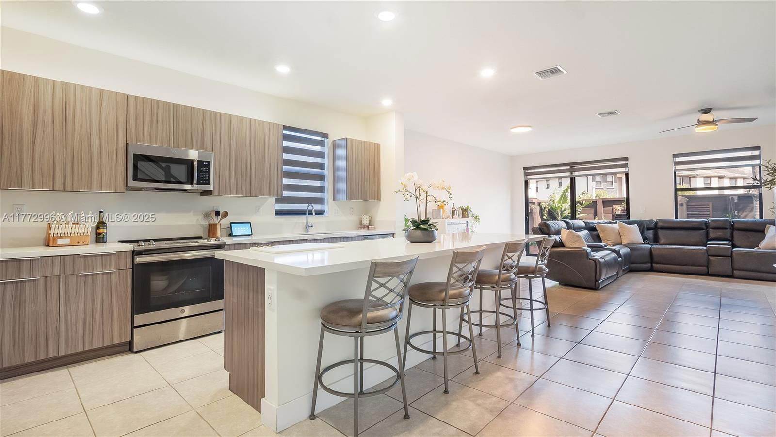 Real estate property located at 15853 91st Ct #15853, Miami-dade, Dunnwoody Lake, Miami Lakes, FL