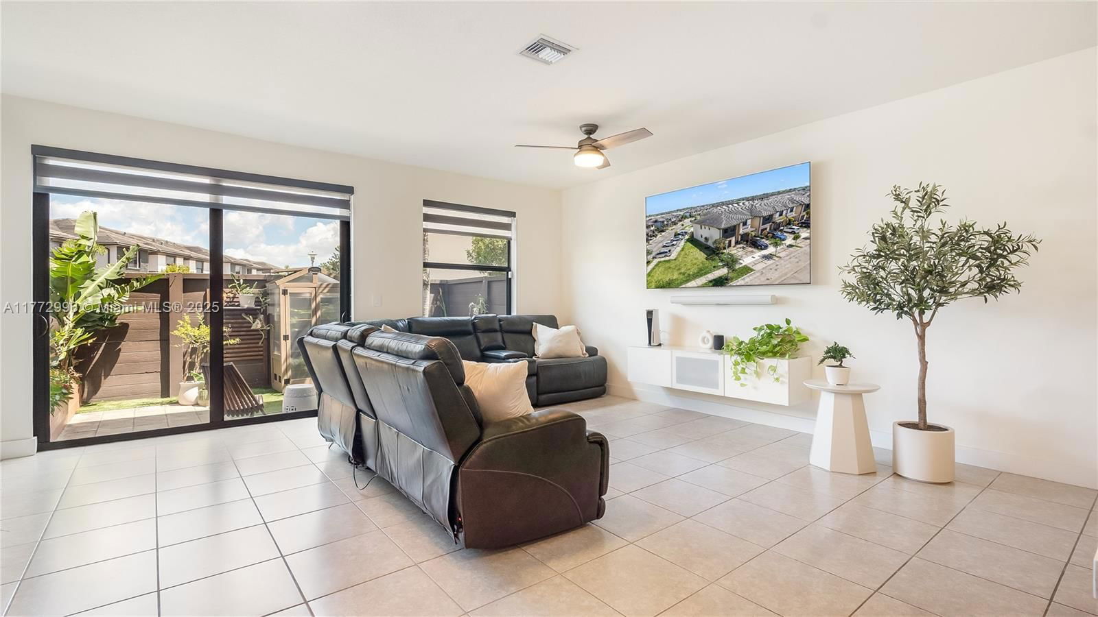 Real estate property located at 15853 91st Ct #15853, Miami-dade, Dunnwoody Lake, Miami Lakes, FL
