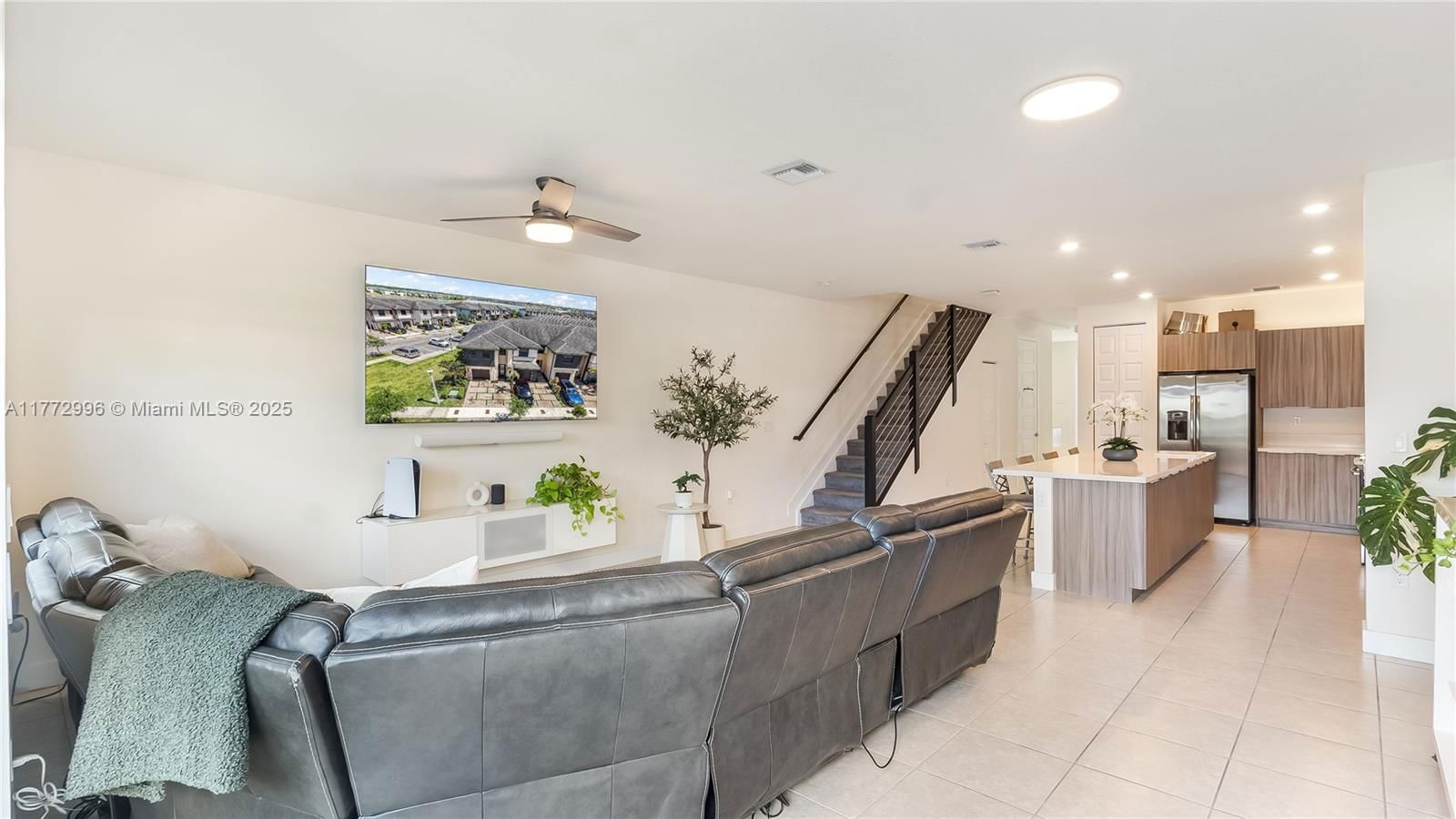 Real estate property located at 15853 91st Ct #15853, Miami-dade, Dunnwoody Lake, Miami Lakes, FL