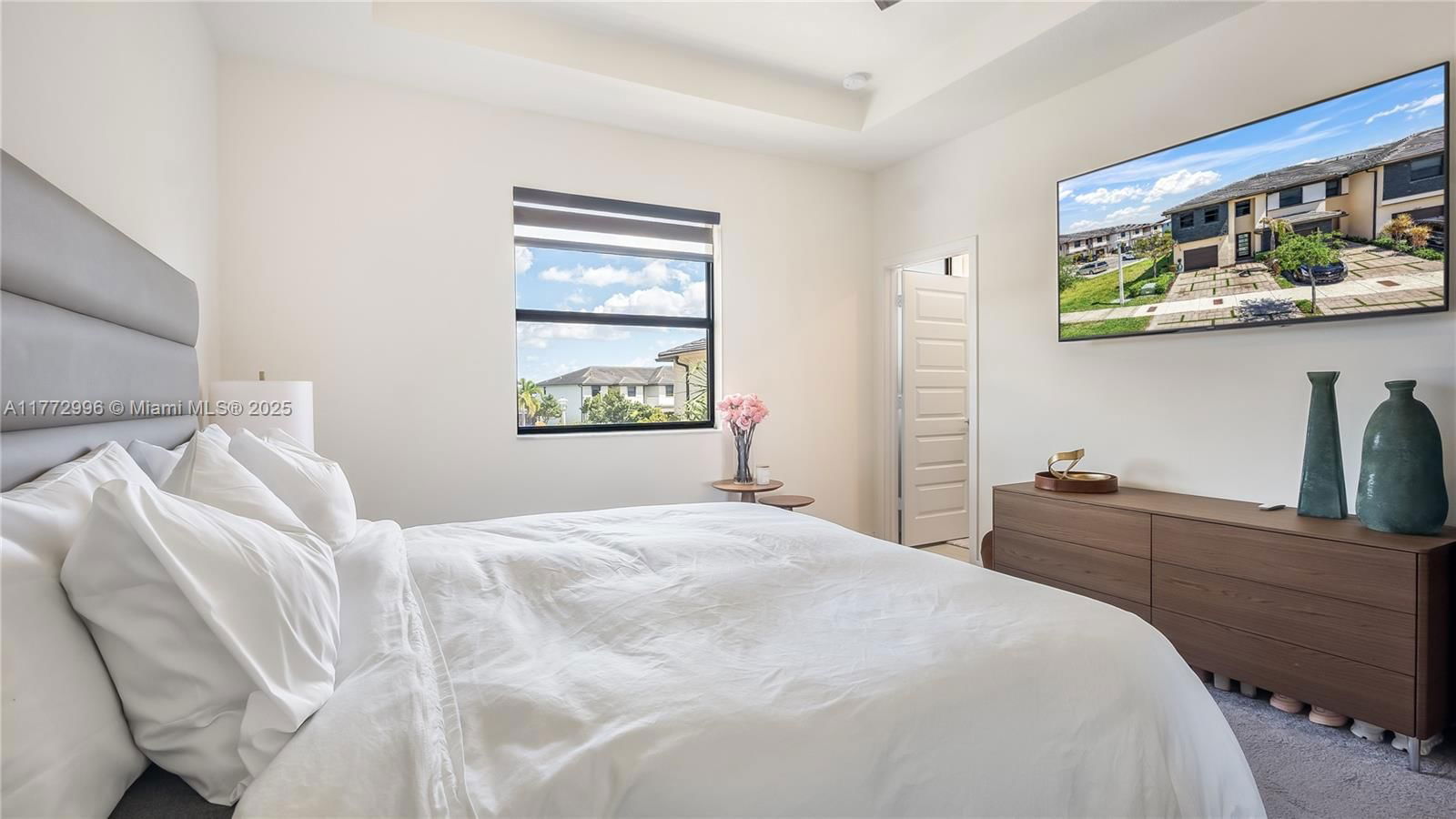 Real estate property located at 15853 91st Ct #15853, Miami-dade, Dunnwoody Lake, Miami Lakes, FL