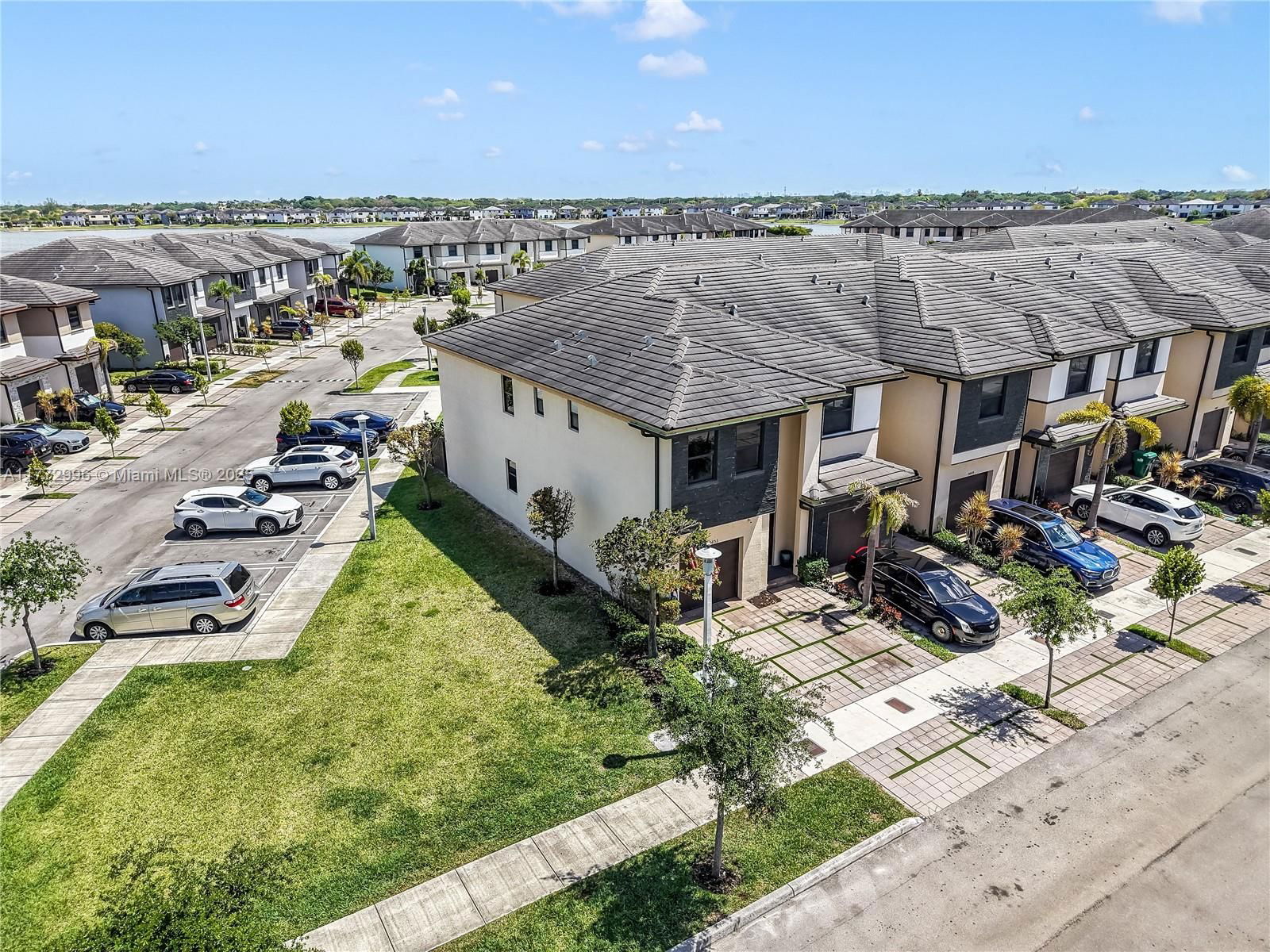 Real estate property located at 15853 91st Ct #15853, Miami-dade, Dunnwoody Lake, Miami Lakes, FL