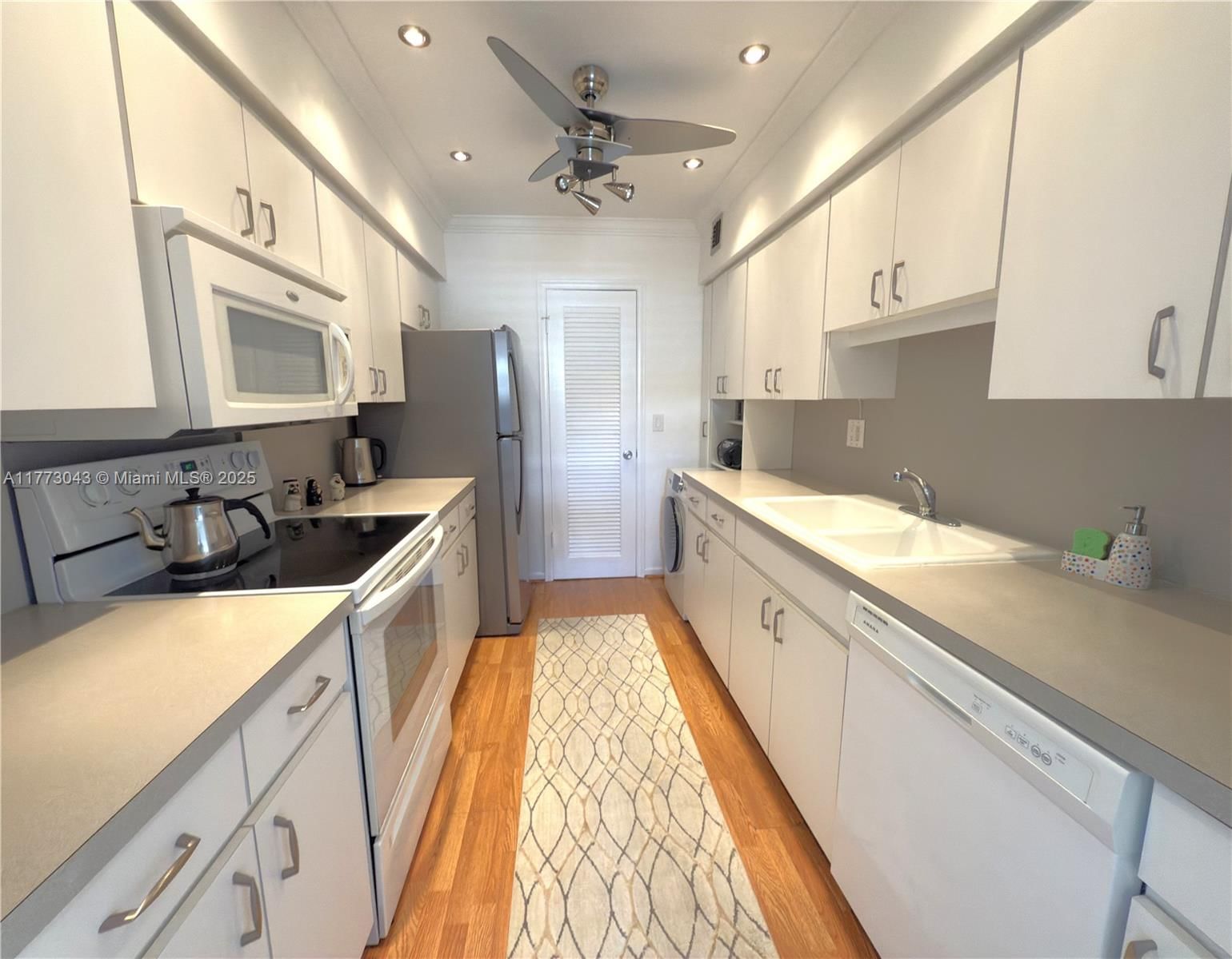Real estate property located at 2340 9th St #210, Broward, Park Ridge East Apts Cond, Fort Lauderdale, FL