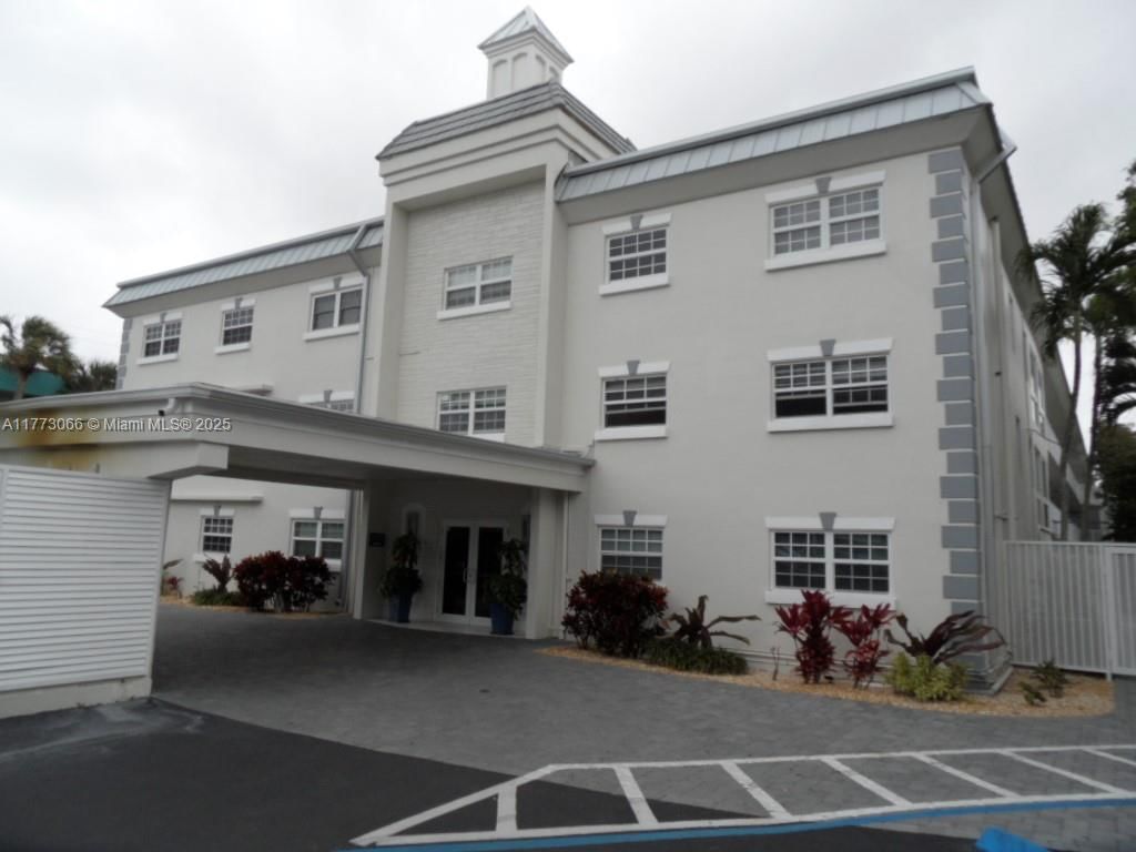 Real estate property located at 1439 Ocean Blvd #316, Broward, Whittier Towers, Lauderdale By The Sea, FL