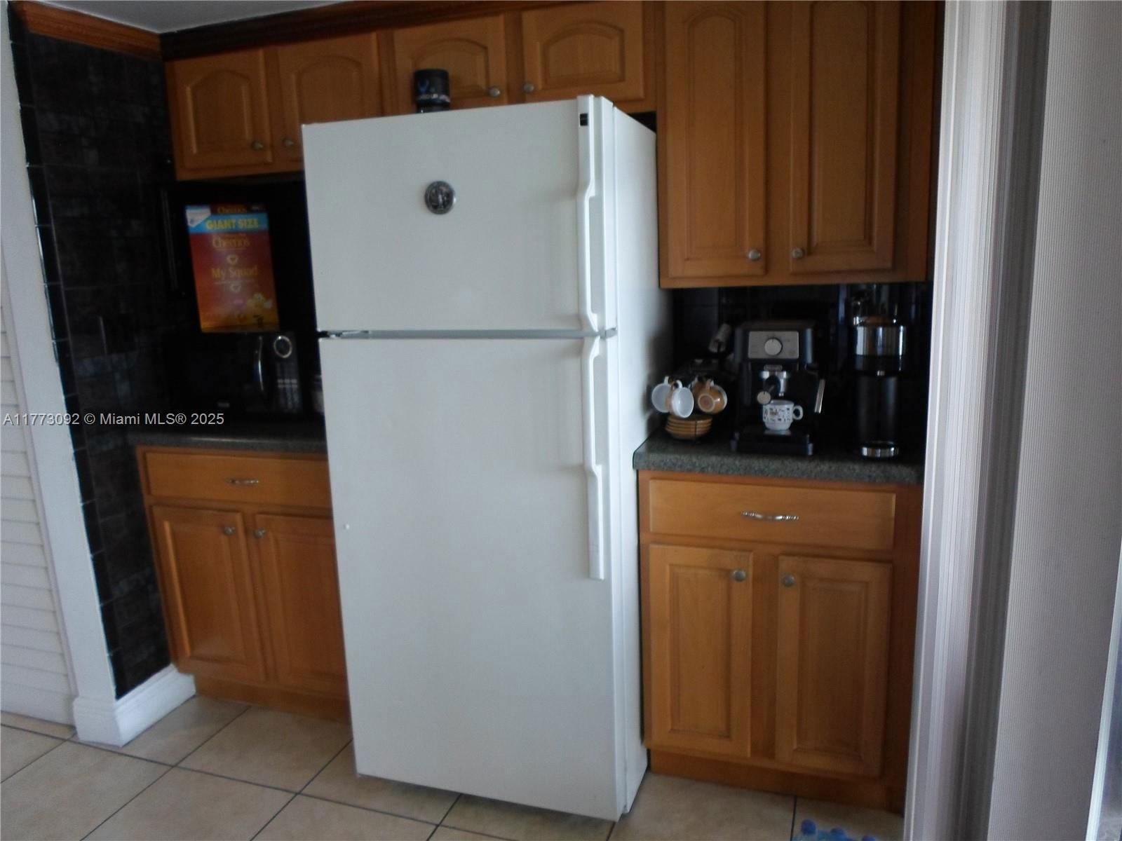 Real estate property located at 2750 60th St #59, Miami-dade, Vista Del Lago Condo Iii, Hialeah, FL