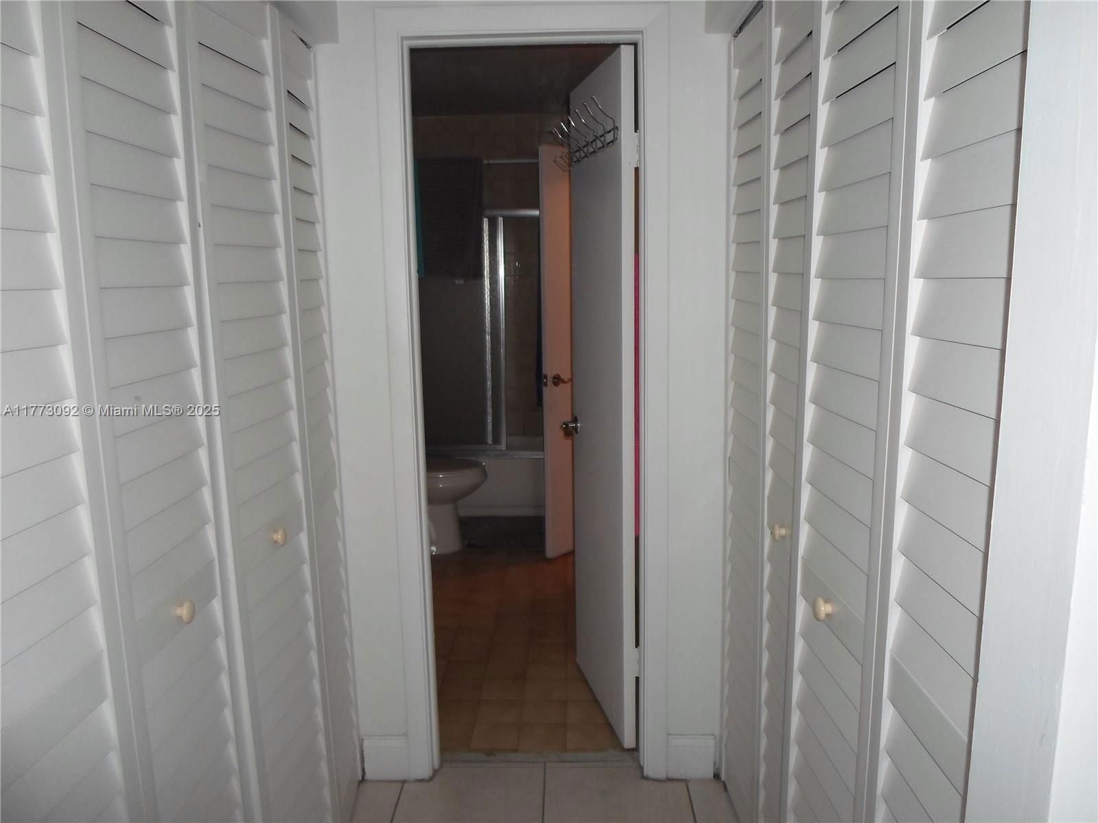 Real estate property located at 2750 60th St #59, Miami-dade, Vista Del Lago Condo Iii, Hialeah, FL