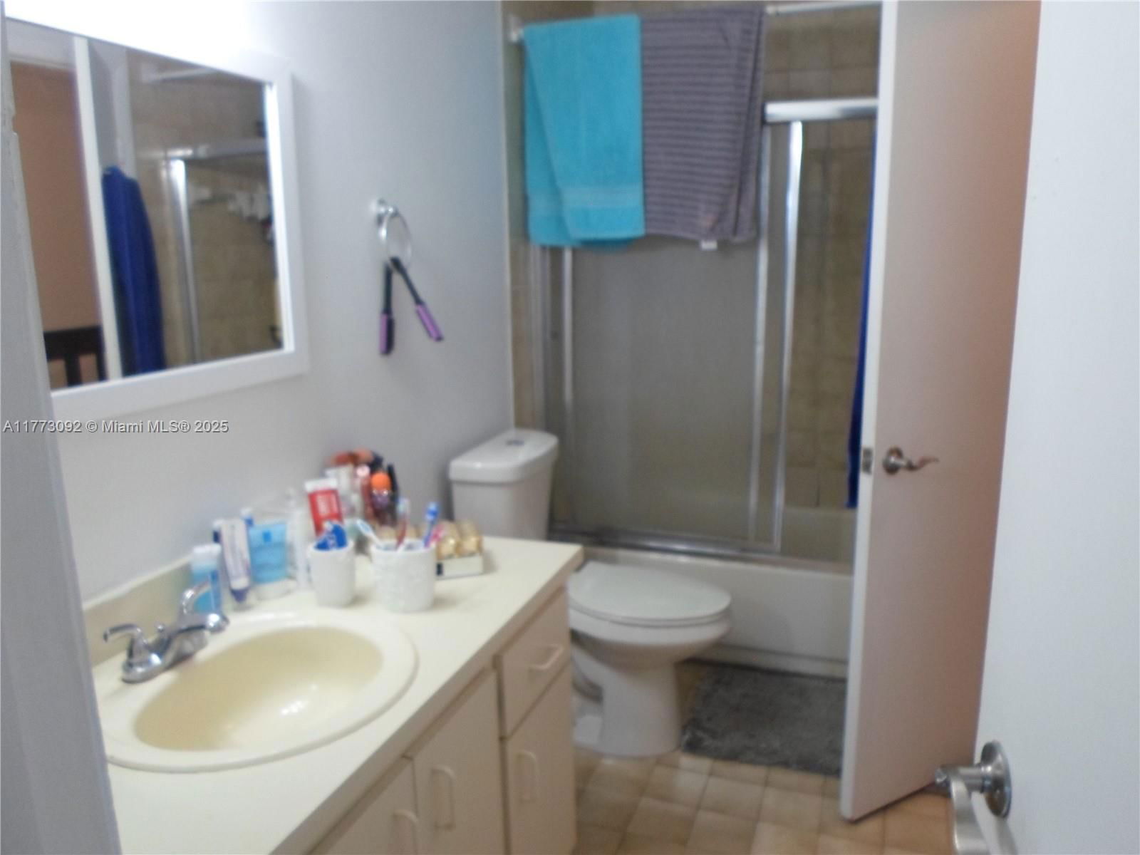 Real estate property located at 2750 60th St #59, Miami-dade, Vista Del Lago Condo Iii, Hialeah, FL