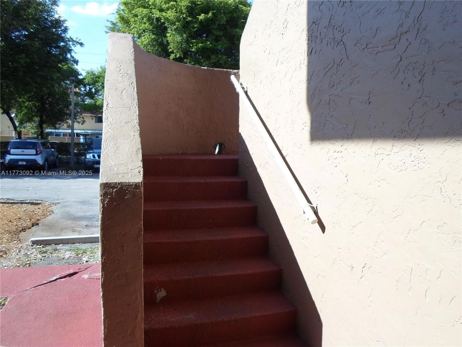 Real estate property located at 2750 60th St #59, Miami-dade, Vista Del Lago Condo Iii, Hialeah, FL