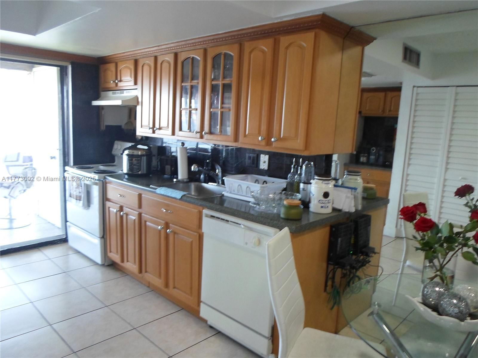 Real estate property located at 2750 60th St #59, Miami-dade, Vista Del Lago Condo Iii, Hialeah, FL
