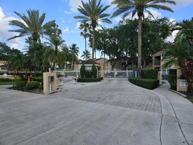 Real estate property located at 14621 Balgowan Rd #103-3, Miami-dade, Regatta Pointe Condo No T, Miami Lakes, FL