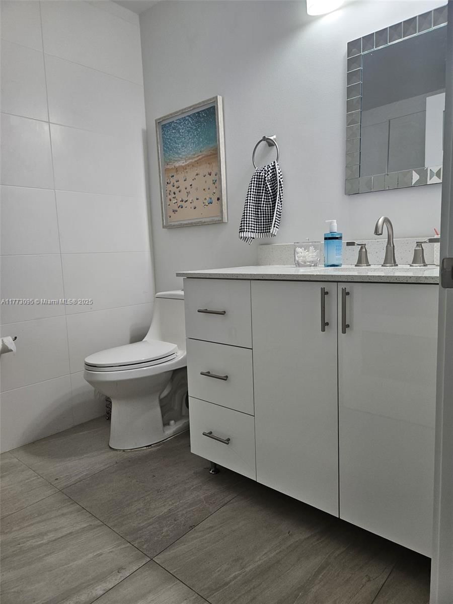 Real estate property located at 14621 Balgowan Rd #103-3, Miami-dade, Regatta Pointe Condo No T, Miami Lakes, FL
