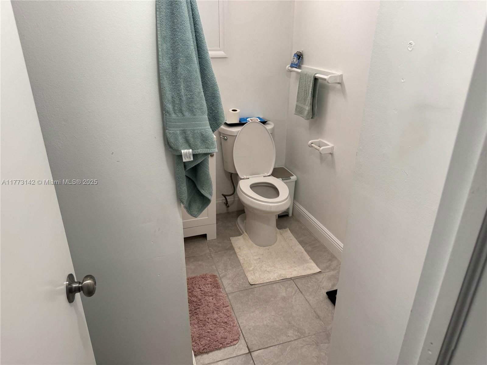 Real estate property located at 2960 17th St, Broward, Rohan Acres, Fort Lauderdale, FL