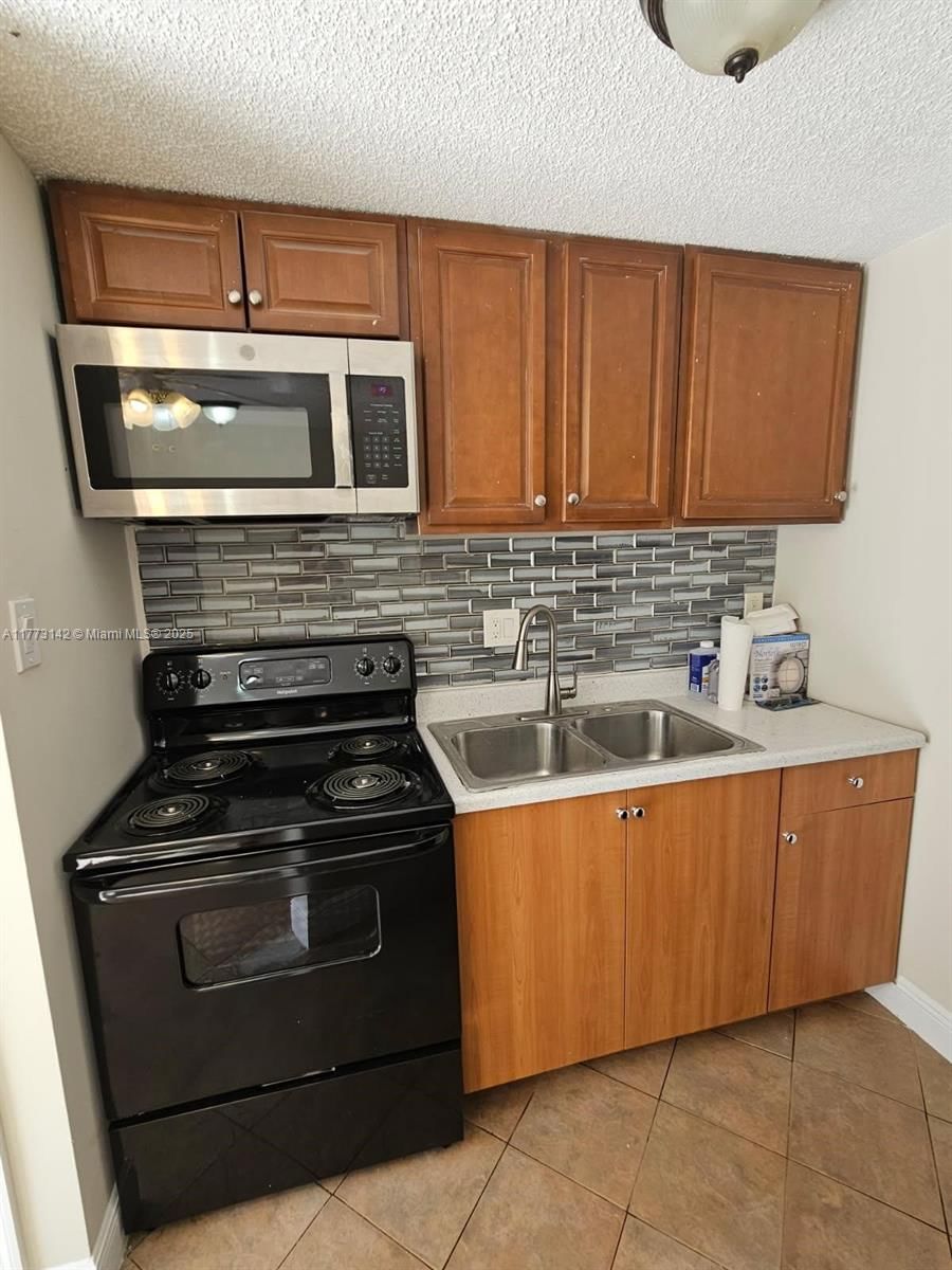 Real estate property located at 2960 17th St, Broward, Rohan Acres, Fort Lauderdale, FL