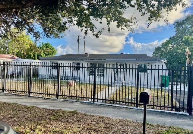 Real estate property located at 4800 191st St, Miami-dade, Carol City 6th Addn, Miami Gardens, FL