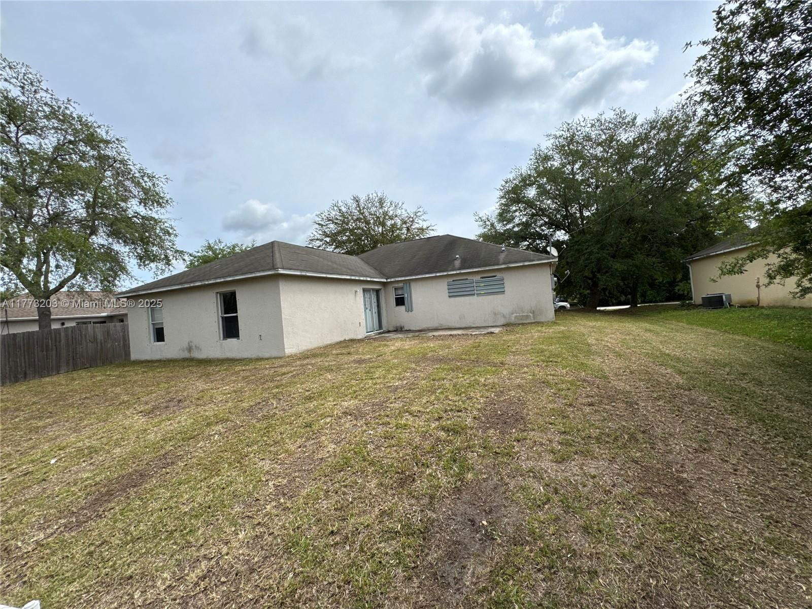 Real estate property located at 8755 103rd Ct, Indian River, Vero Lake Estates Unit H-, Vero Beach, FL