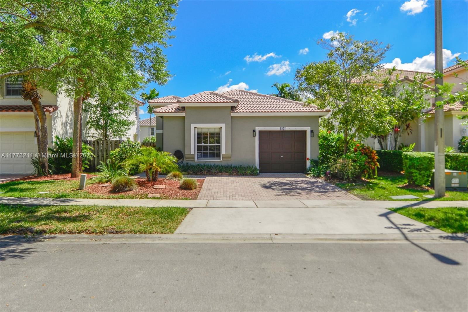 Real estate property located at 1271 171st Ave, Broward, Lakes Of Western Pines Re, Pembroke Pines, FL