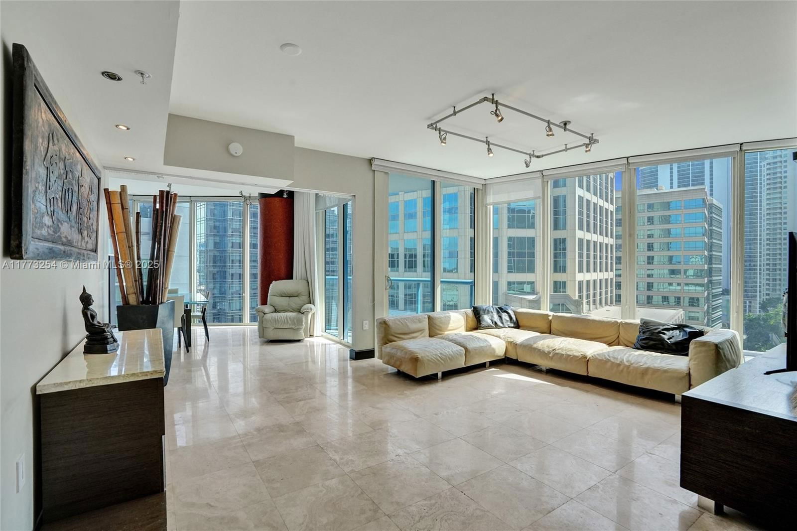 Real estate property located at 333 Las Olas Way #1608, Broward, Las Olas River House Cond, Fort Lauderdale, FL