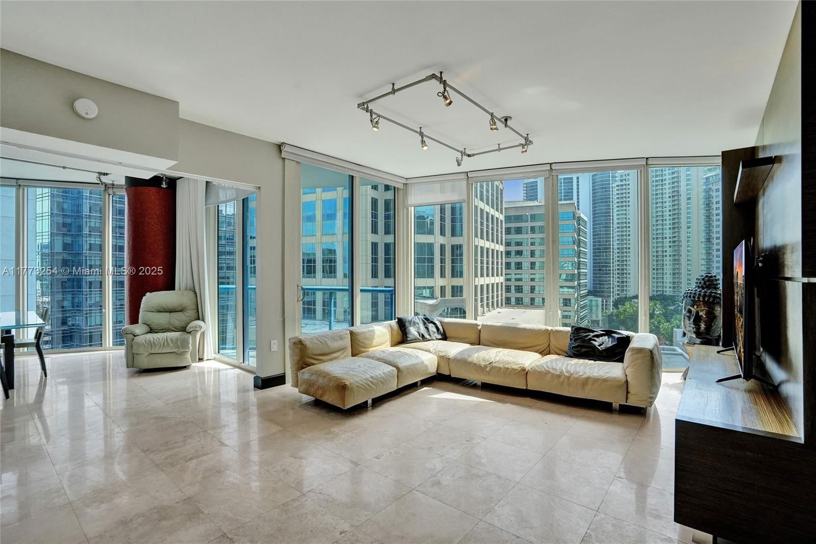 Real estate property located at 333 Las Olas Way #1608, Broward, Las Olas River House Cond, Fort Lauderdale, FL
