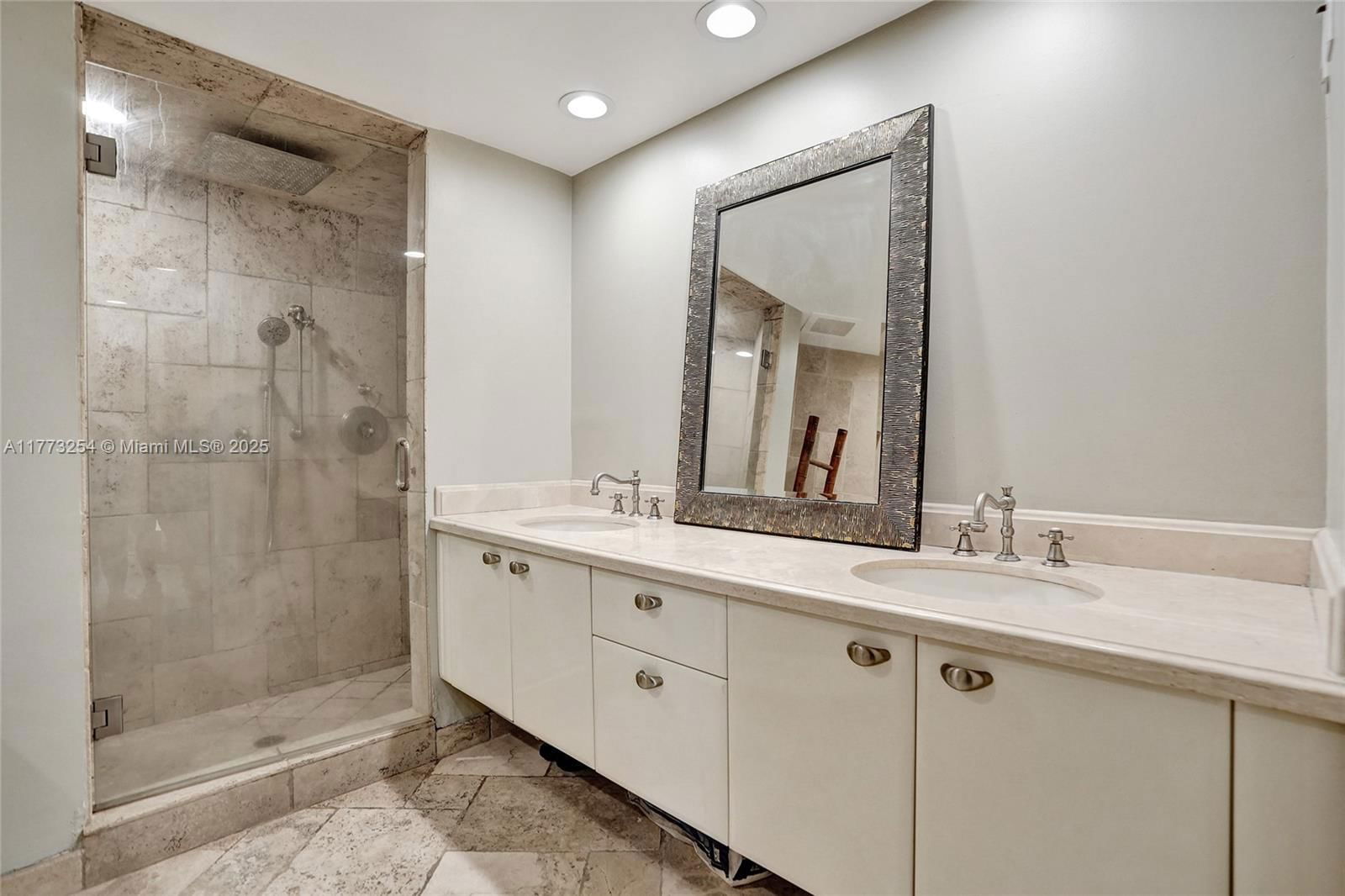 Real estate property located at 333 Las Olas Way #1608, Broward, Las Olas River House Cond, Fort Lauderdale, FL