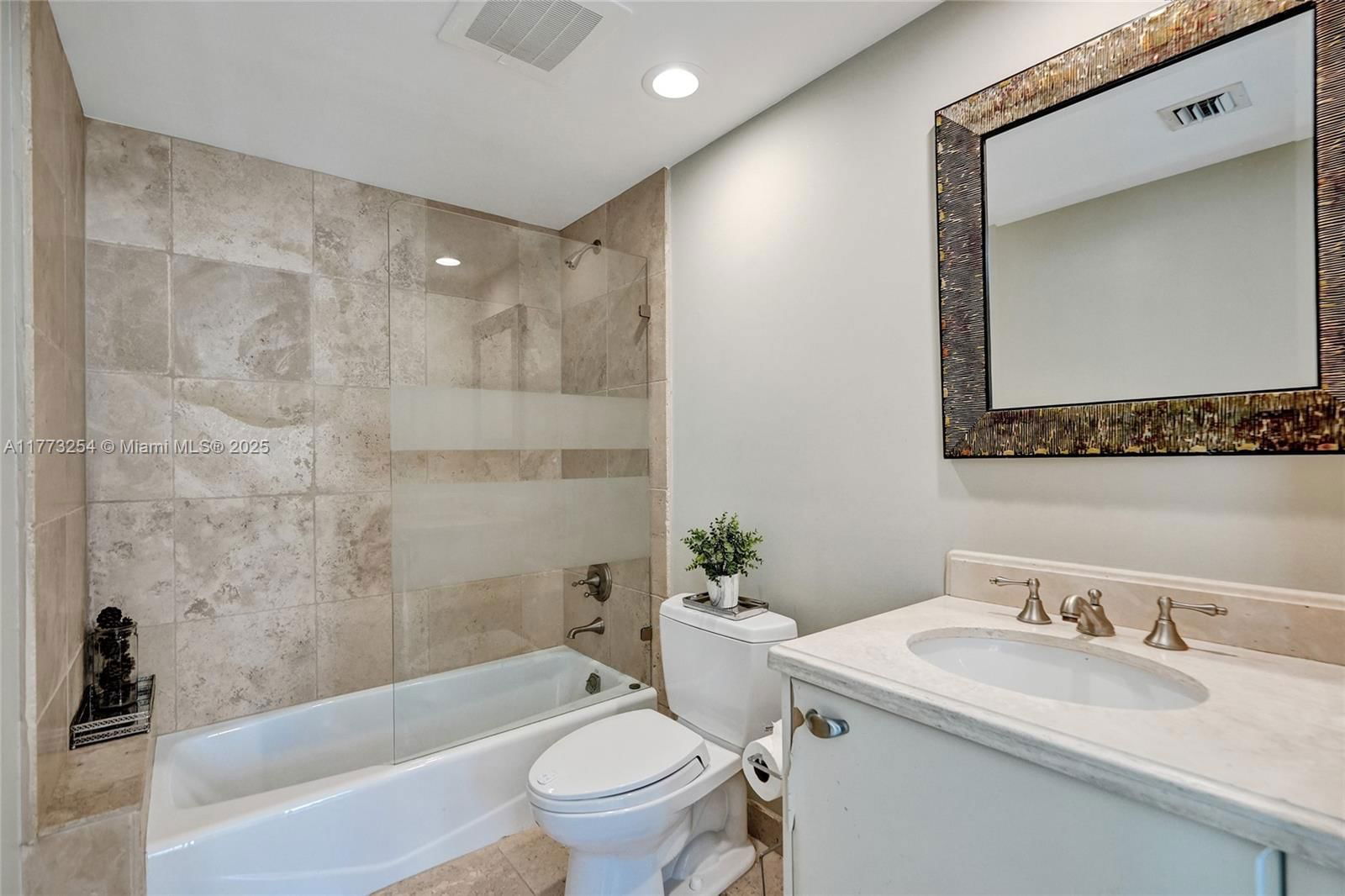Real estate property located at 333 Las Olas Way #1608, Broward, Las Olas River House Cond, Fort Lauderdale, FL