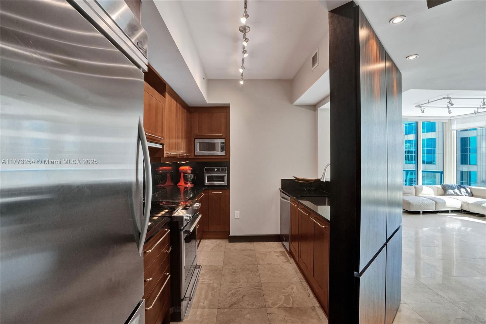 Real estate property located at 333 Las Olas Way #1608, Broward, Las Olas River House Cond, Fort Lauderdale, FL