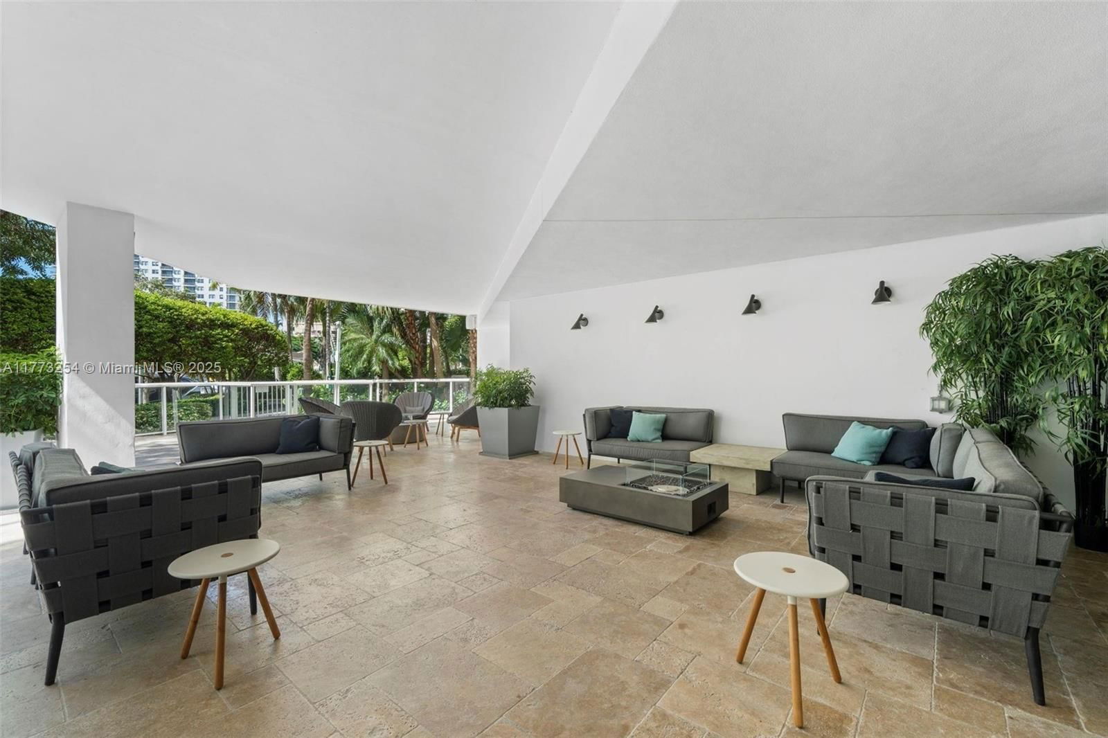 Real estate property located at 333 Las Olas Way #1608, Broward, Las Olas River House Cond, Fort Lauderdale, FL