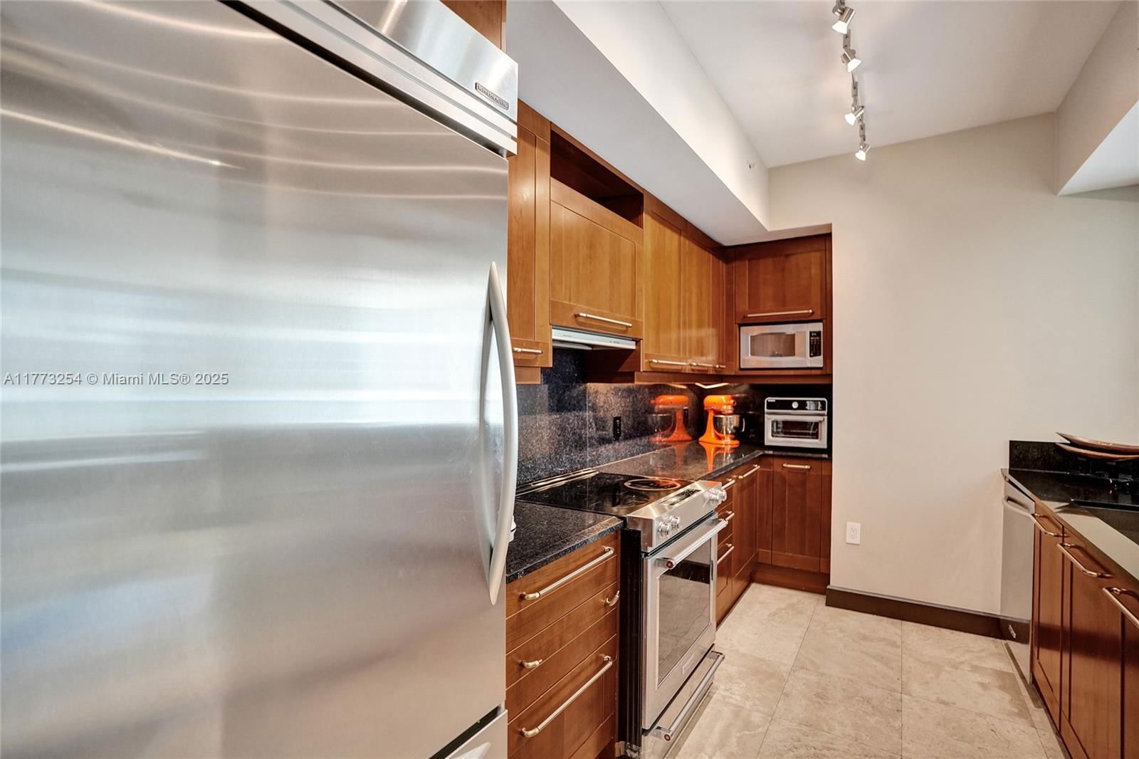 Real estate property located at 333 Las Olas Way #1608, Broward, Las Olas River House Cond, Fort Lauderdale, FL