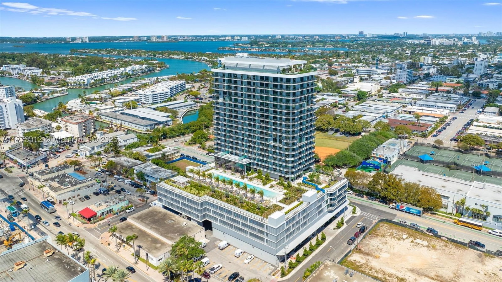 Real estate property located at 580 72ND #704, Miami-dade, Normandy Beach South, Miami Beach, FL