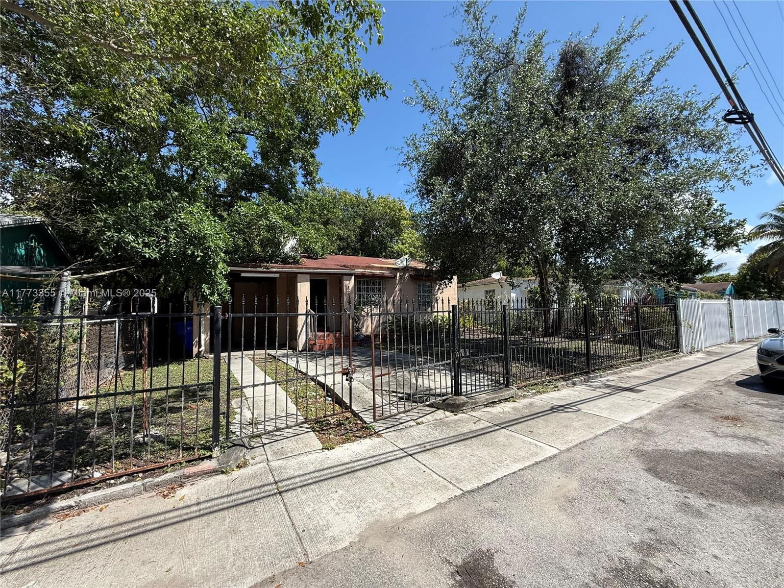 Real estate property located at 1239 31st St, Miami-dade, West End Park Amd Pl, Miami, FL
