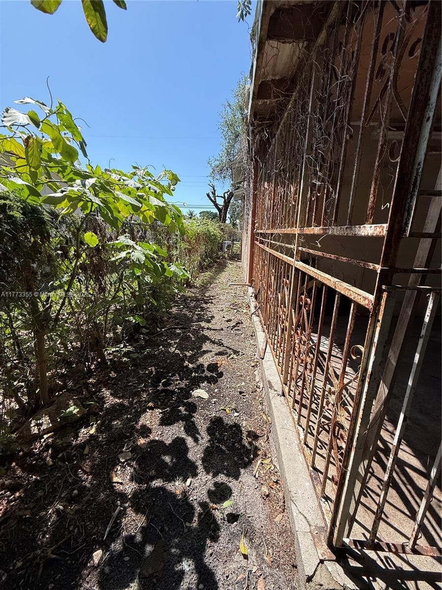 Real estate property located at 1239 31st St, Miami-dade, West End Park Amd Pl, Miami, FL