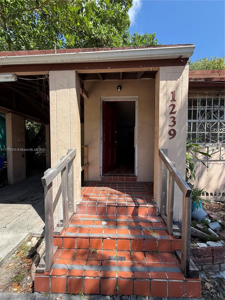 Real estate property located at 1239 31st St, Miami-dade, West End Park Amd Pl, Miami, FL