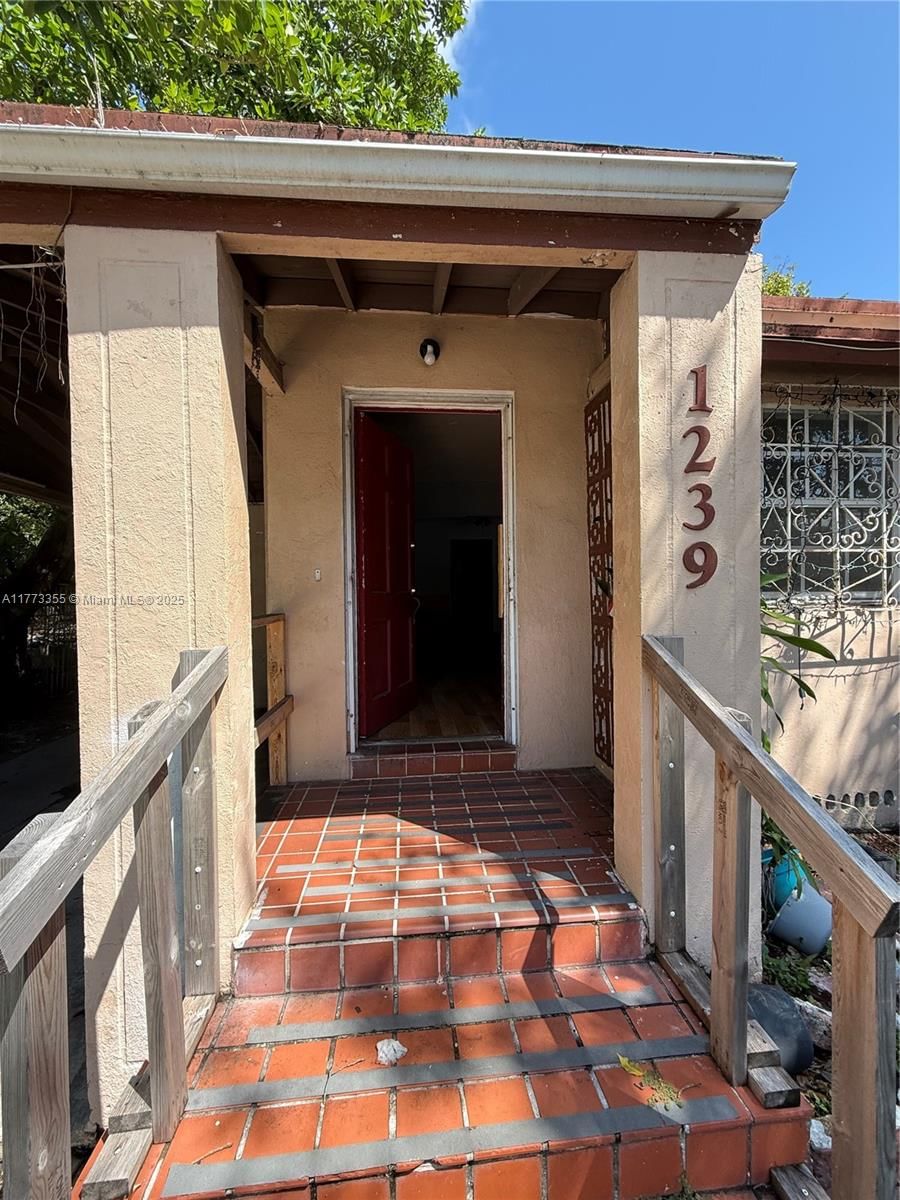 Real estate property located at 1239 31st St, Miami-dade, West End Park Amd Pl, Miami, FL