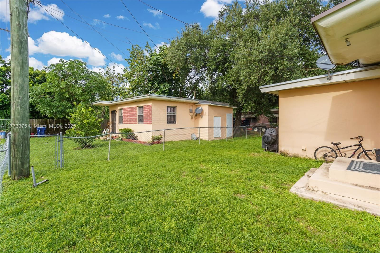 Real estate property located at 2041 100th St, Miami-dade, Woodland Addn, Miami, FL