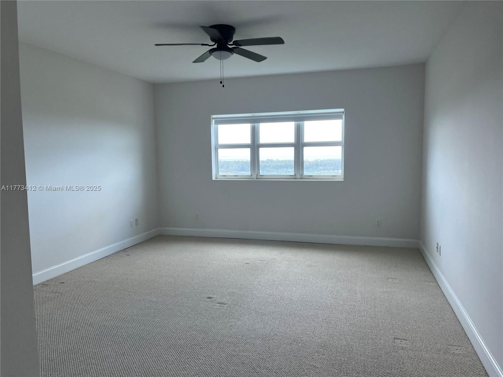 Real estate property located at 14951 Royal Oaks Ln #2206, Miami-dade, The Oaks I Condo, North Miami, FL