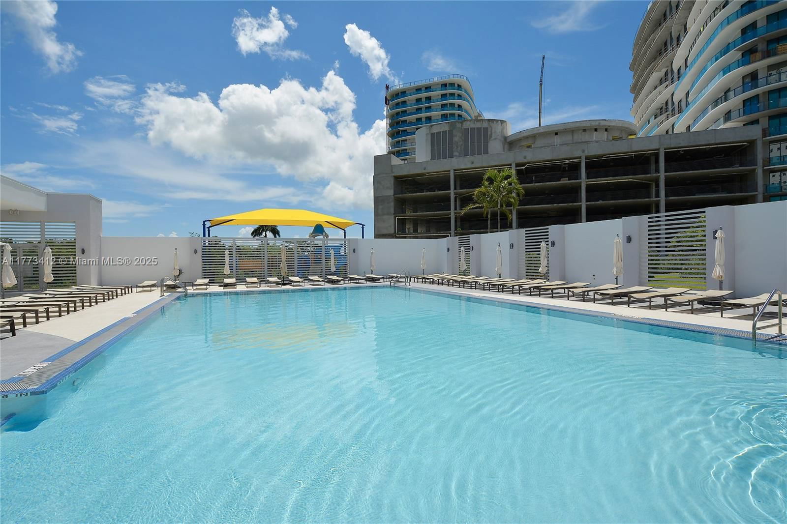 Real estate property located at 14951 Royal Oaks Ln #2206, Miami-dade, The Oaks I Condo, North Miami, FL