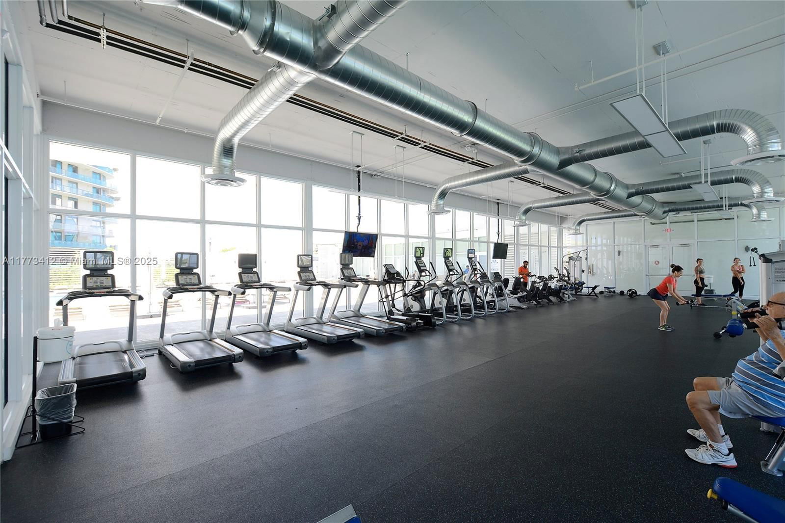 Real estate property located at 14951 Royal Oaks Ln #2206, Miami-dade, The Oaks I Condo, North Miami, FL